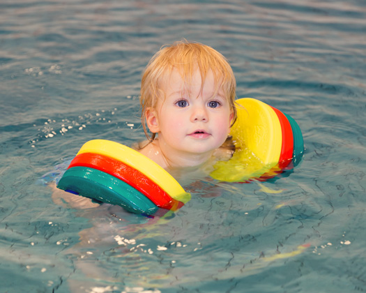 Kleinkindschwimmen in Weimar Thüringen 